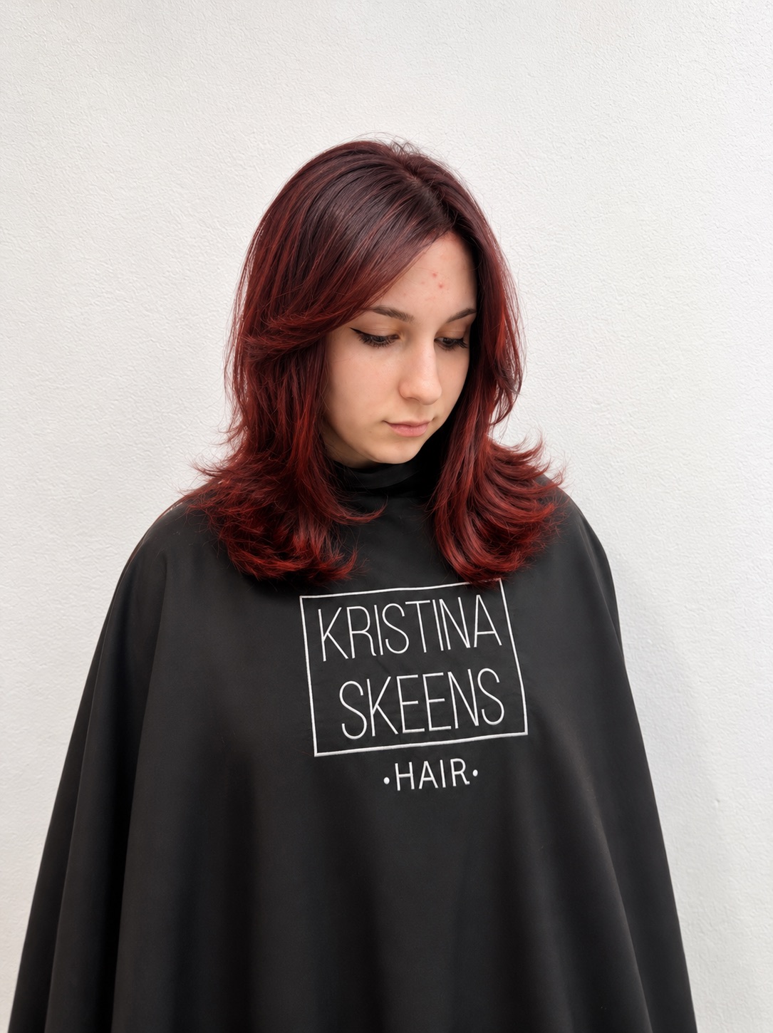 Women Hair Color Specialist delivers vibrant, healthy color results that enhance your beauty and confidence.